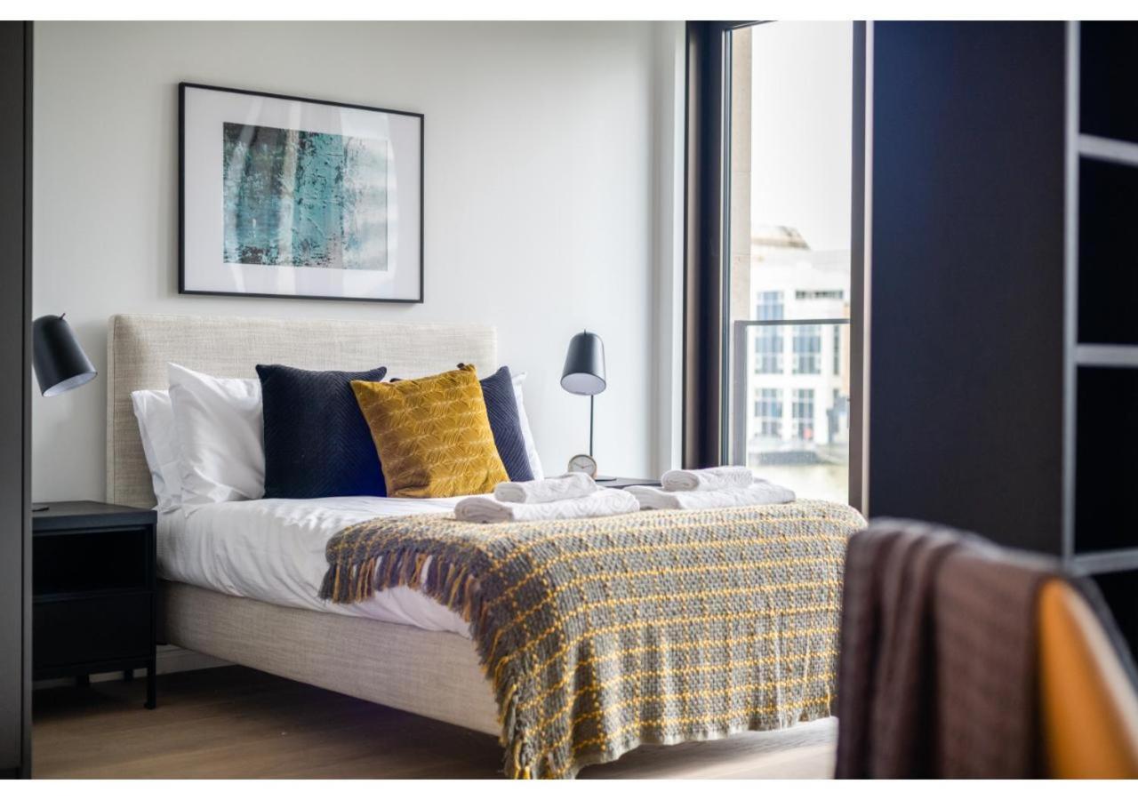 Elegant And Modern Apartments In Canary Wharf Right Next To Thames London Kültér fotó